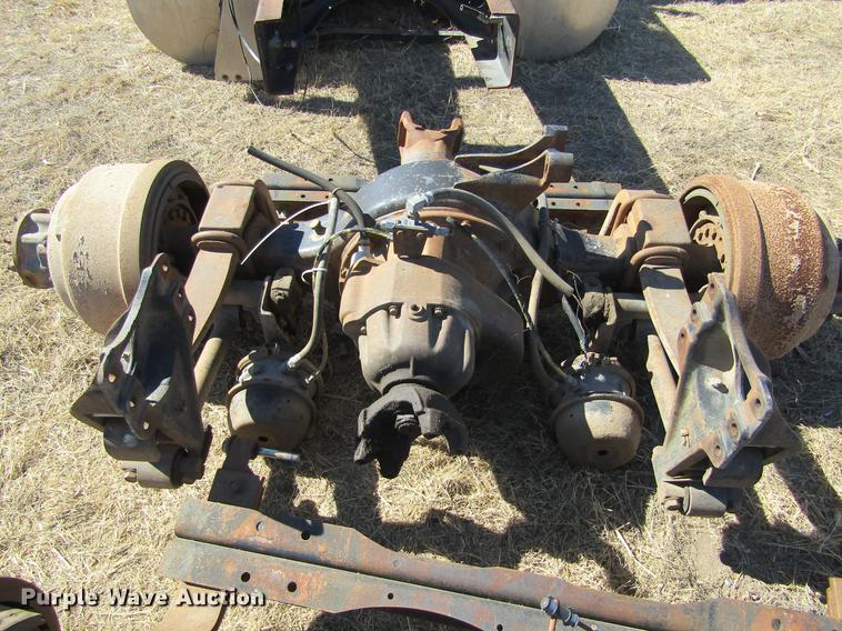 image for item DE6631 1995 International 9400 truck cab and chassis