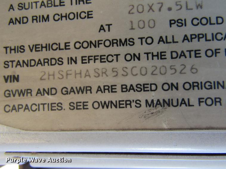 image for item DE6631 1995 International 9400 truck cab and chassis