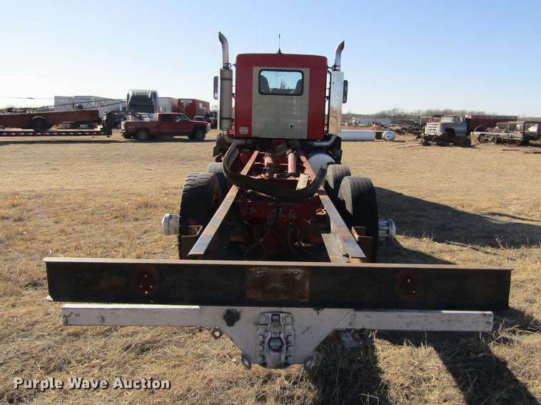 image for item DE6632 1991 Kenworth T600 truck cab and chassis