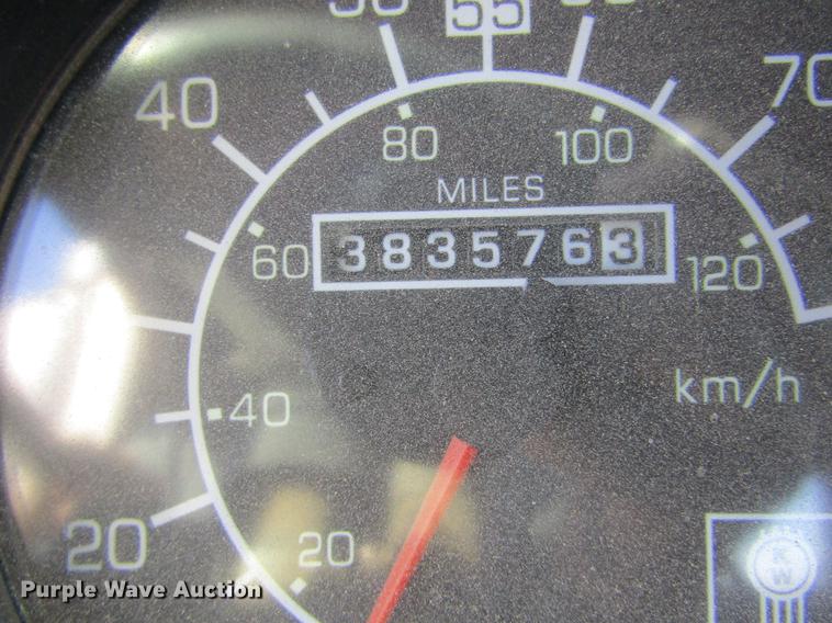 image for item DE6632 1991 Kenworth T600 truck cab and chassis