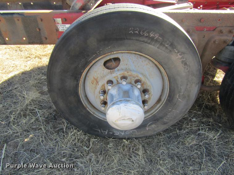 image for item DE6632 1991 Kenworth T600 truck cab and chassis