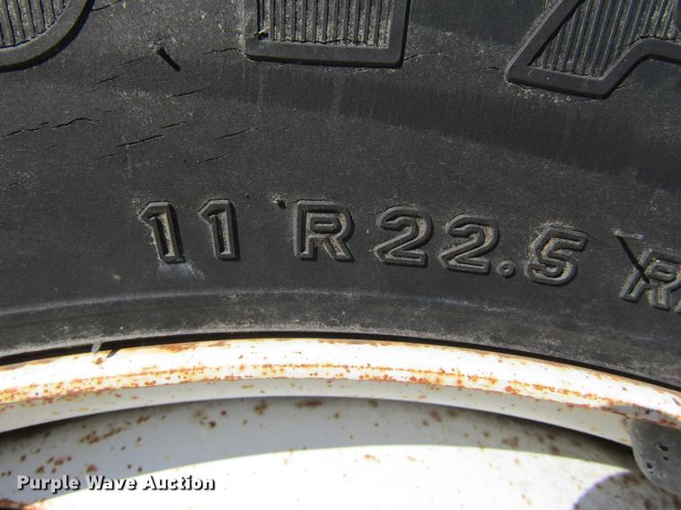 image for item DE6632 1991 Kenworth T600 truck cab and chassis