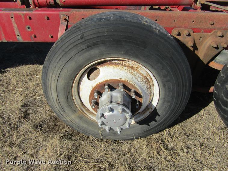 image for item DE6632 1991 Kenworth T600 truck cab and chassis