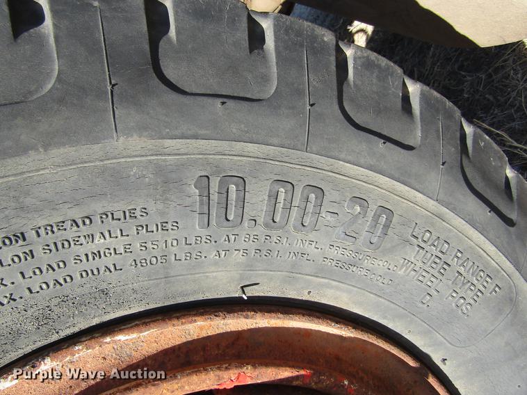 image for item DE6632 1991 Kenworth T600 truck cab and chassis