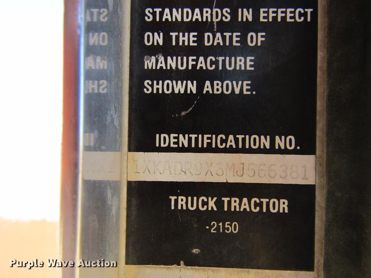 image for item DE6632 1991 Kenworth T600 truck cab and chassis