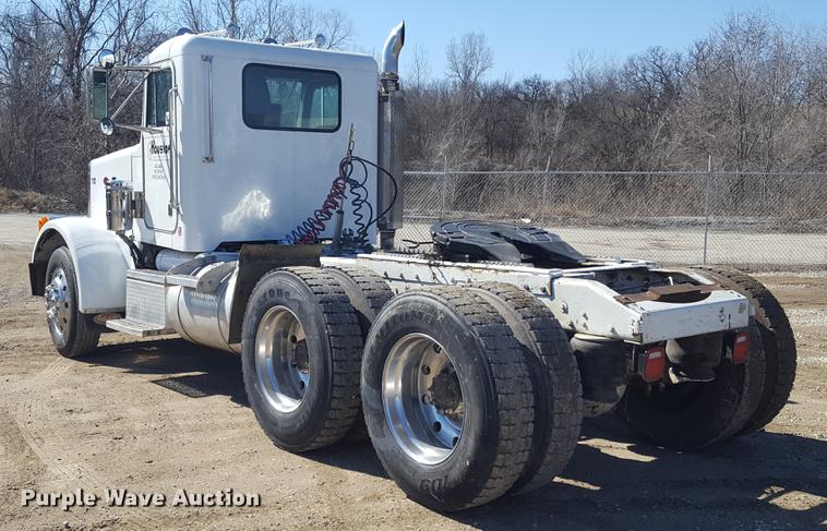 image for item DF3536 1996 Peterbilt 379 semi truck