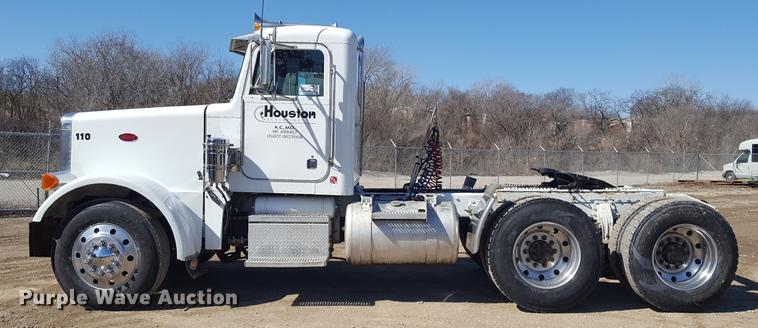 image for item DF3536 1996 Peterbilt 379 semi truck