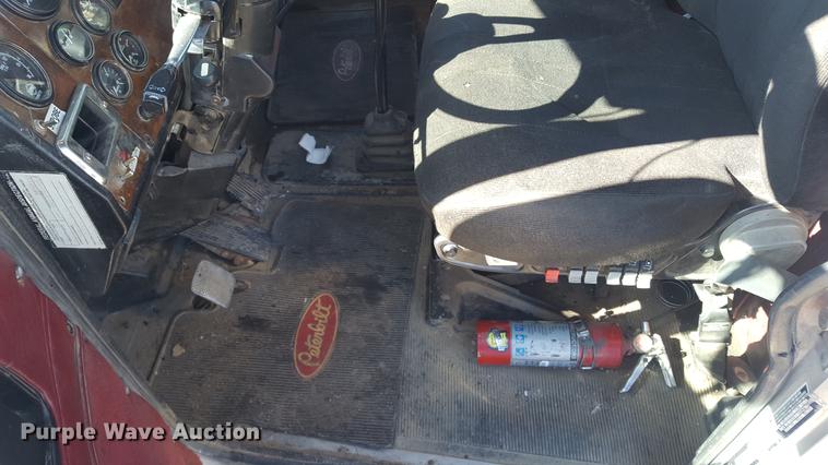 image for item DF3536 1996 Peterbilt 379 semi truck