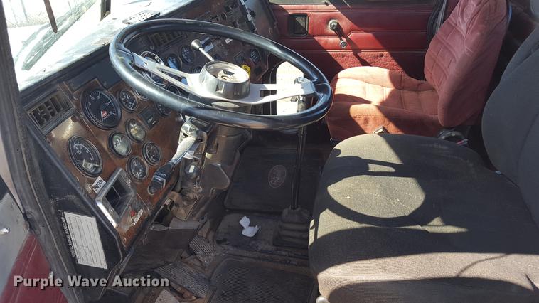 image for item DF3536 1996 Peterbilt 379 semi truck