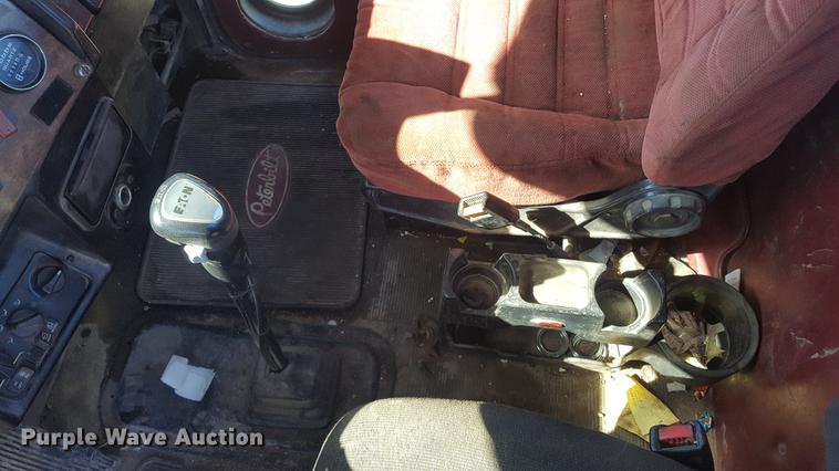 image for item DF3536 1996 Peterbilt 379 semi truck