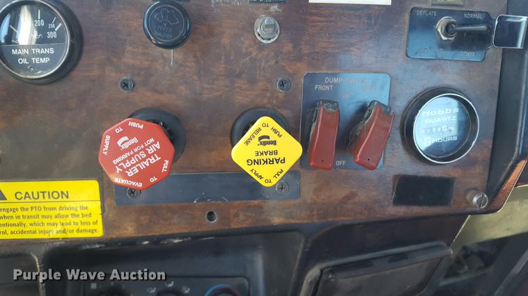 image for item DF3536 1996 Peterbilt 379 semi truck