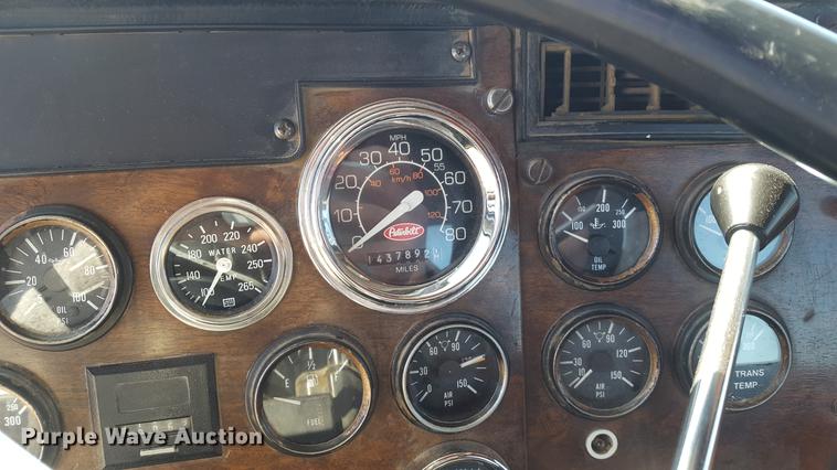 image for item DF3536 1996 Peterbilt 379 semi truck