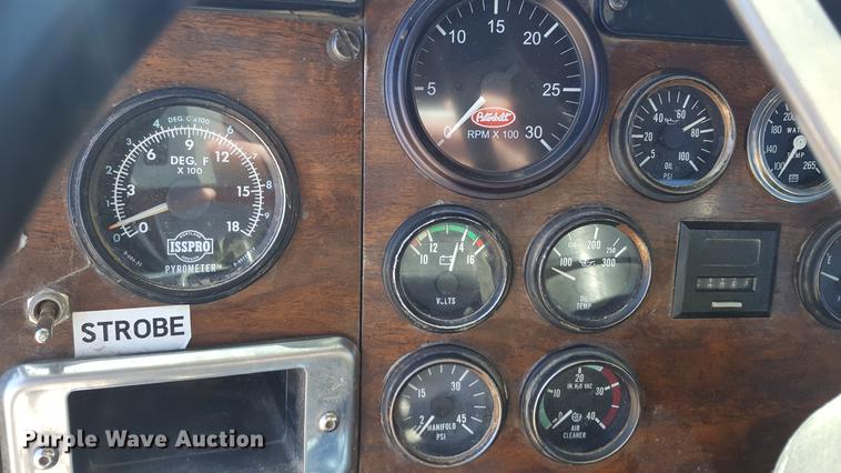 image for item DF3536 1996 Peterbilt 379 semi truck
