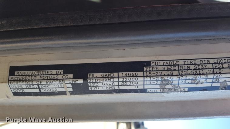 image for item DF3536 1996 Peterbilt 379 semi truck