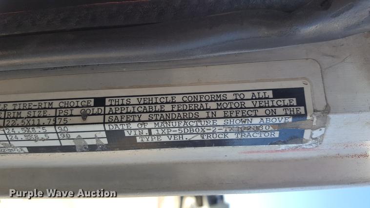 image for item DF3536 1996 Peterbilt 379 semi truck