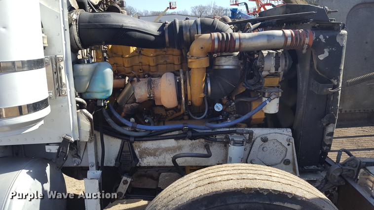 image for item DF3536 1996 Peterbilt 379 semi truck