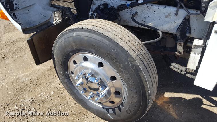 image for item DF3536 1996 Peterbilt 379 semi truck