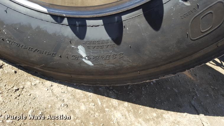 image for item DF3536 1996 Peterbilt 379 semi truck