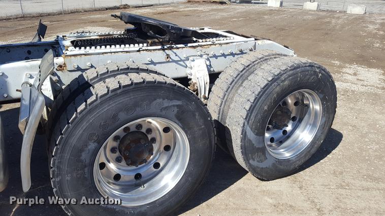 image for item DF3536 1996 Peterbilt 379 semi truck