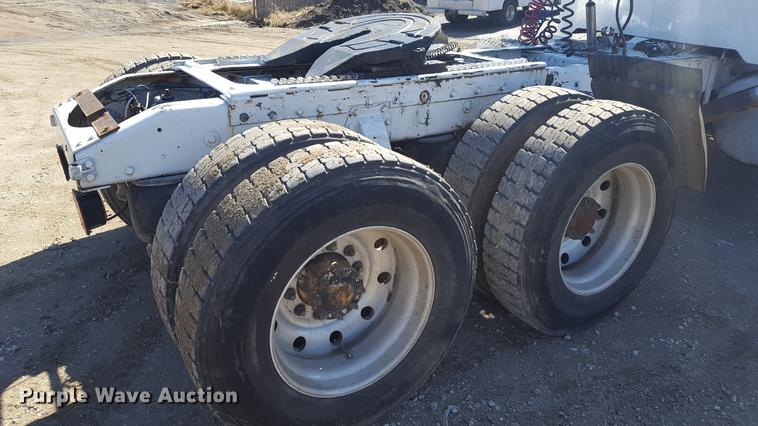 image for item DF3536 1996 Peterbilt 379 semi truck