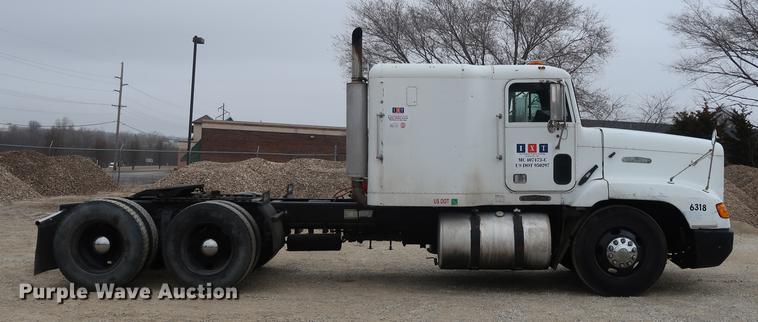 image for item DF3542 1994 Freightliner FLD112 semi truck