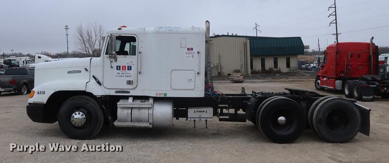 image for item DF3542 1994 Freightliner FLD112 semi truck