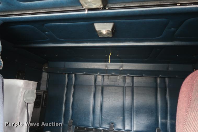 image for item DF3542 1994 Freightliner FLD112 semi truck