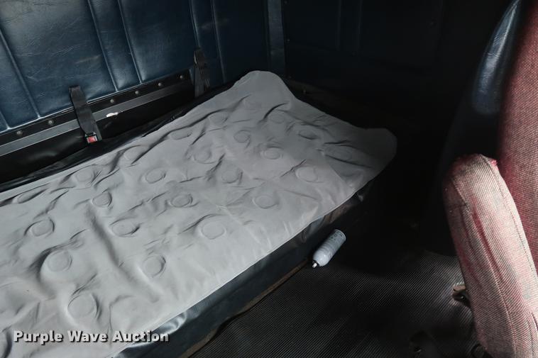 image for item DF3542 1994 Freightliner FLD112 semi truck