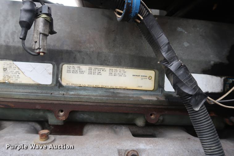 image for item DF3542 1994 Freightliner FLD112 semi truck