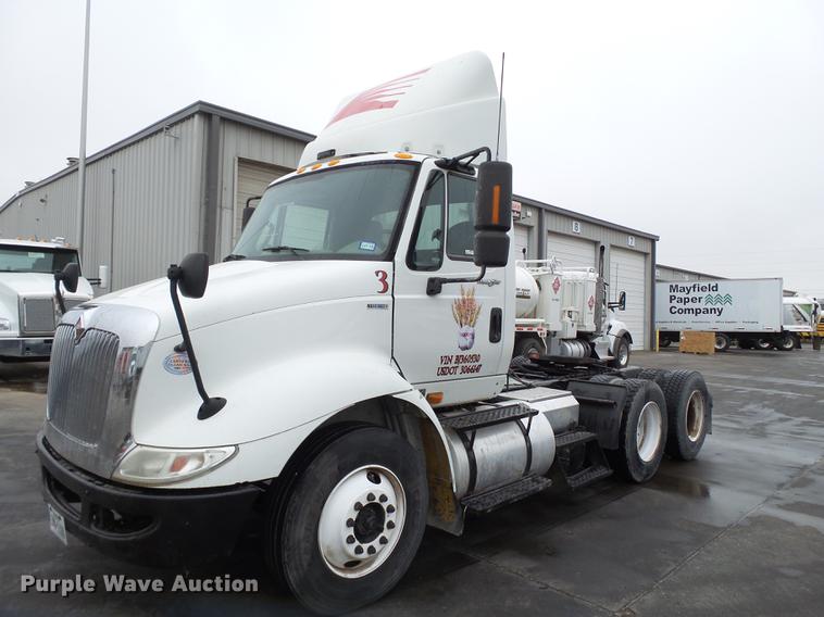 image for item EI9546 2011 International TranStar 8600 semi truck
