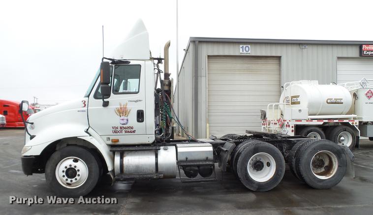 image for item EI9546 2011 International TranStar 8600 semi truck