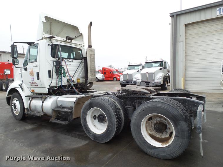 image for item EI9546 2011 International TranStar 8600 semi truck