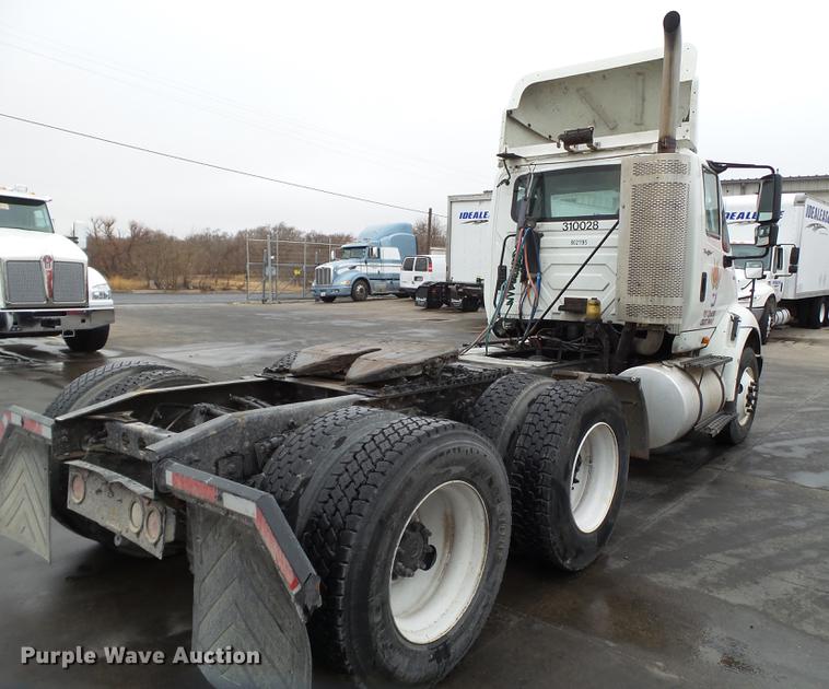 image for item EI9546 2011 International TranStar 8600 semi truck