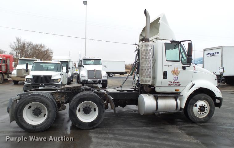 image for item EI9546 2011 International TranStar 8600 semi truck