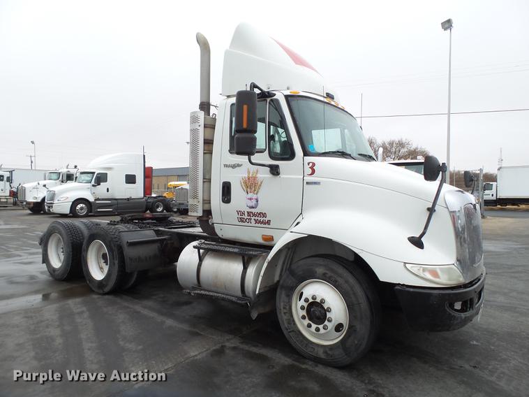 image for item EI9546 2011 International TranStar 8600 semi truck