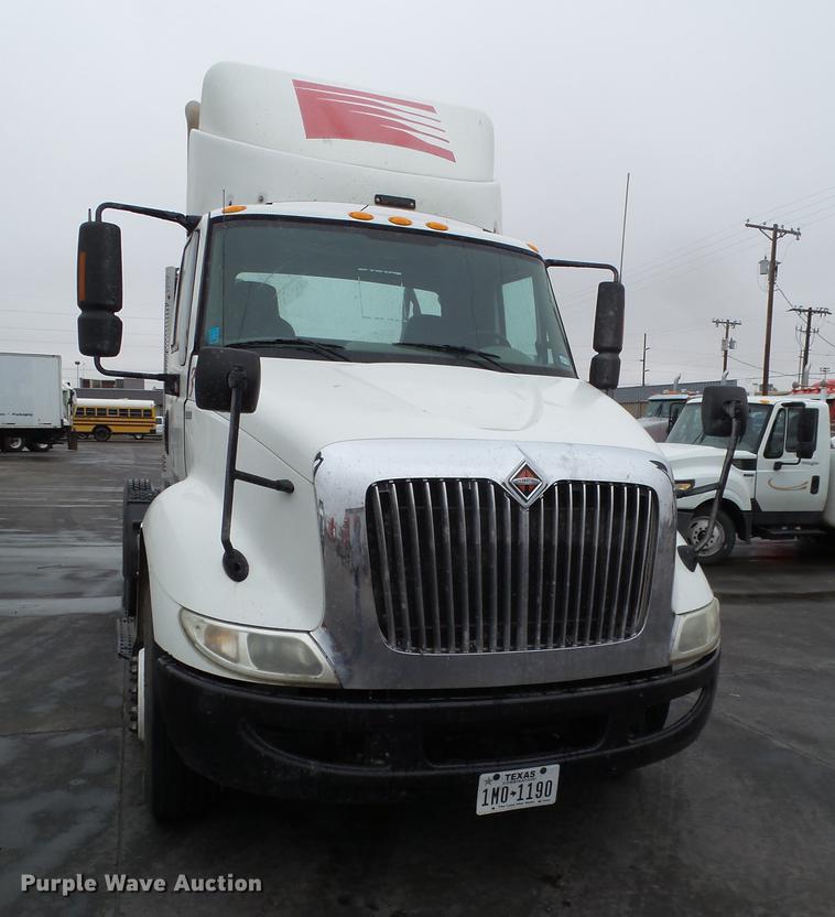 image for item EI9546 2011 International TranStar 8600 semi truck