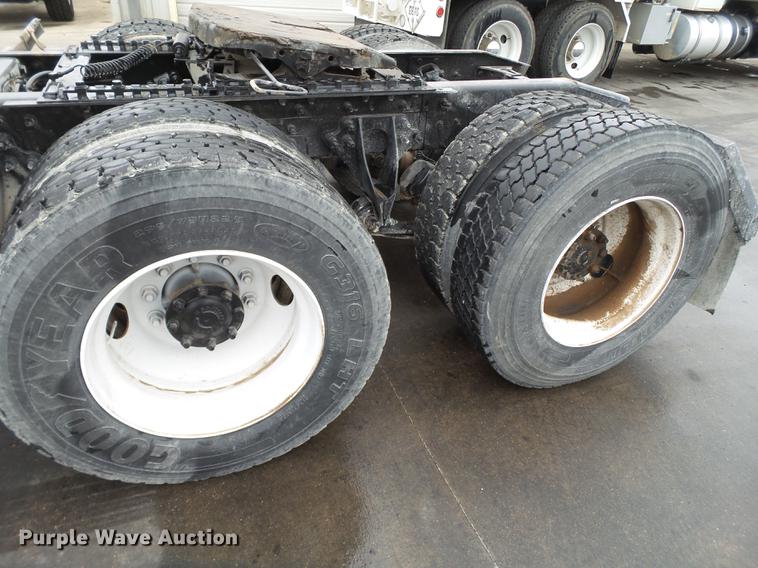 image for item EI9546 2011 International TranStar 8600 semi truck