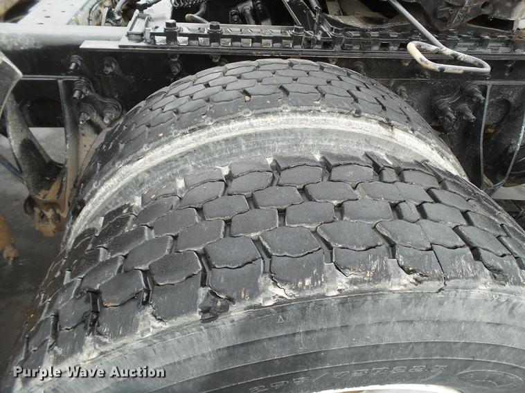 image for item EI9546 2011 International TranStar 8600 semi truck