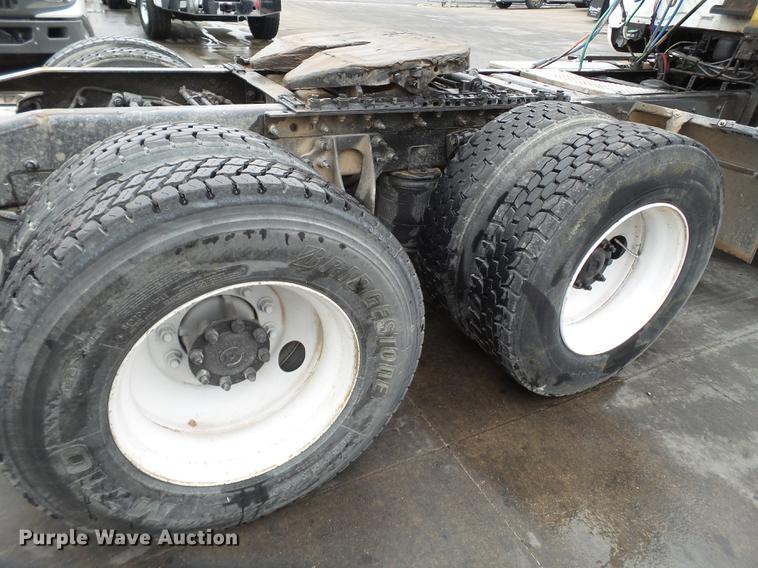 image for item EI9546 2011 International TranStar 8600 semi truck