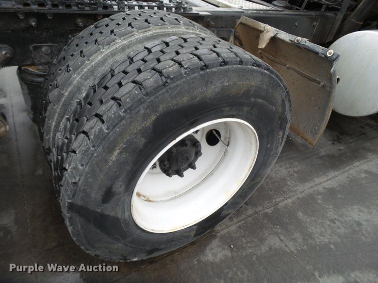 image for item EI9546 2011 International TranStar 8600 semi truck