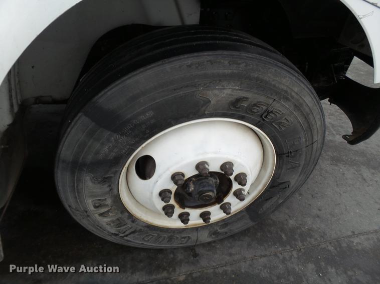 image for item EI9546 2011 International TranStar 8600 semi truck