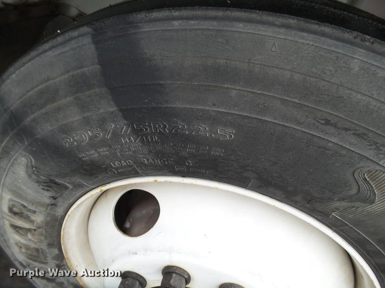 image for item EI9546 2011 International TranStar 8600 semi truck