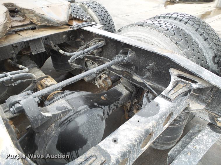 image for item EI9546 2011 International TranStar 8600 semi truck