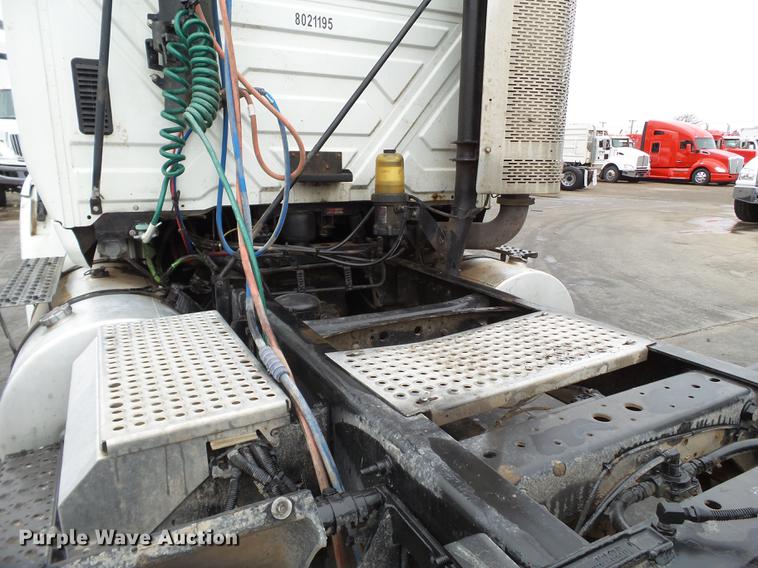 image for item EI9546 2011 International TranStar 8600 semi truck