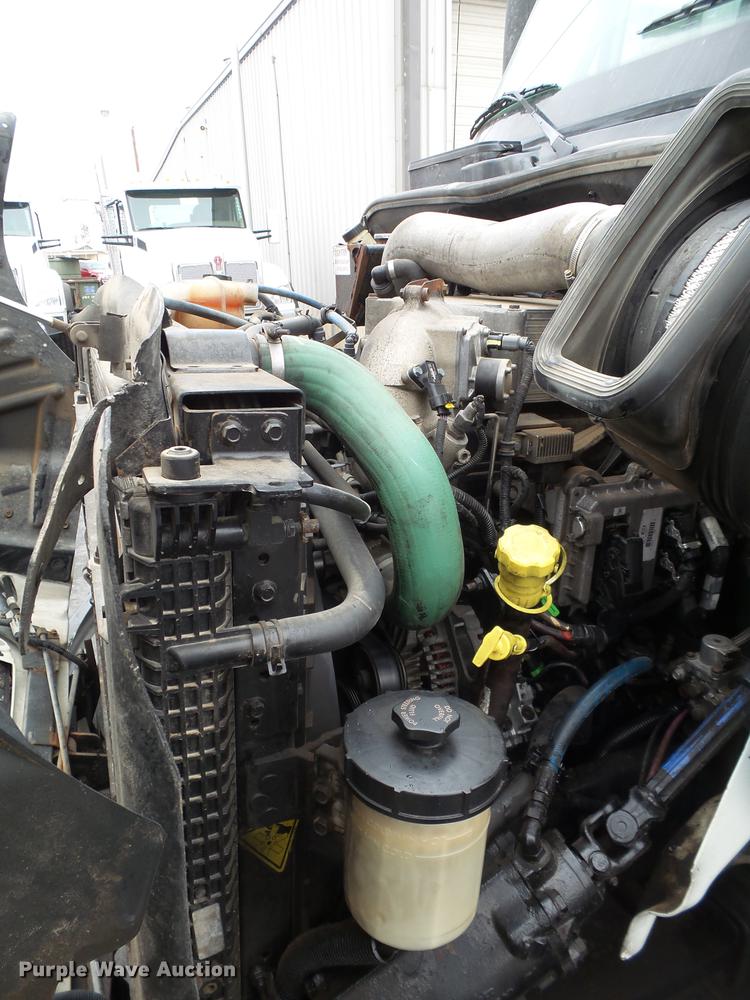 image for item EI9546 2011 International TranStar 8600 semi truck