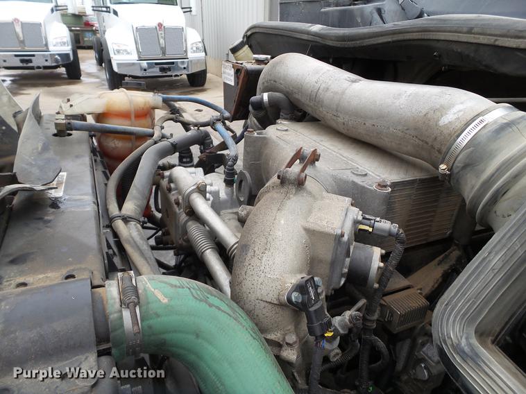 image for item EI9546 2011 International TranStar 8600 semi truck