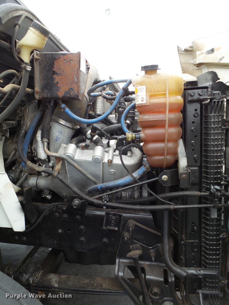 image for item EI9546 2011 International TranStar 8600 semi truck