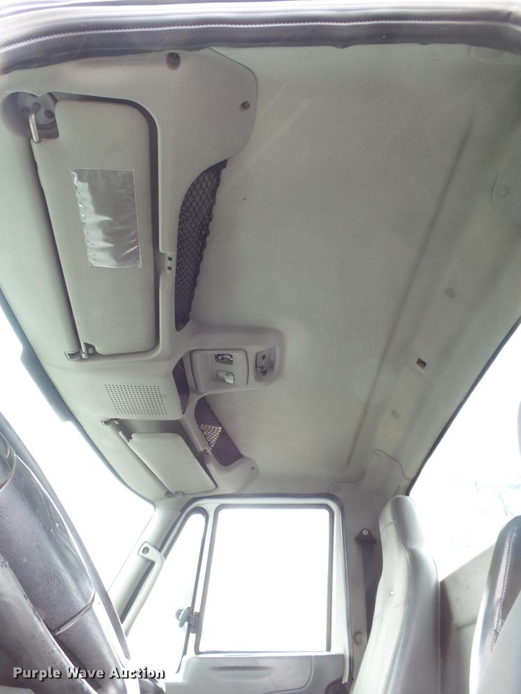 image for item EI9546 2011 International TranStar 8600 semi truck