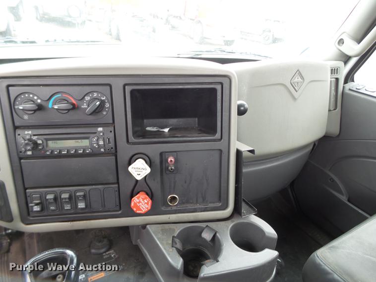 image for item EI9546 2011 International TranStar 8600 semi truck