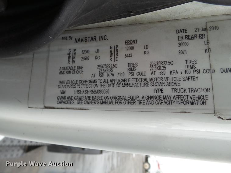 image for item EI9546 2011 International TranStar 8600 semi truck